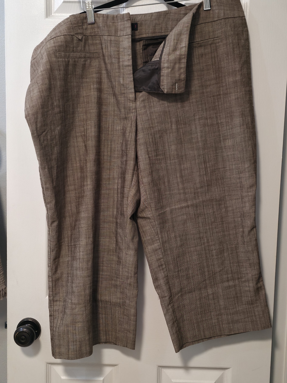 Apt. 9 Brown Capris with Subtle Texture